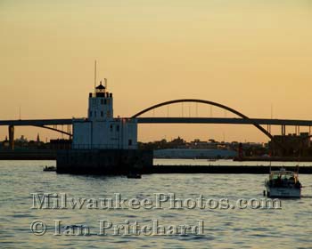 Photograph of Under the Rainbow from www.MilwaukeePhotos.com (C) Ian Pritchard